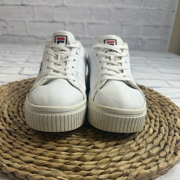 Fila Women's Classic White Leather Fashion Sneakers. Size 8. - Picture 3 of 10